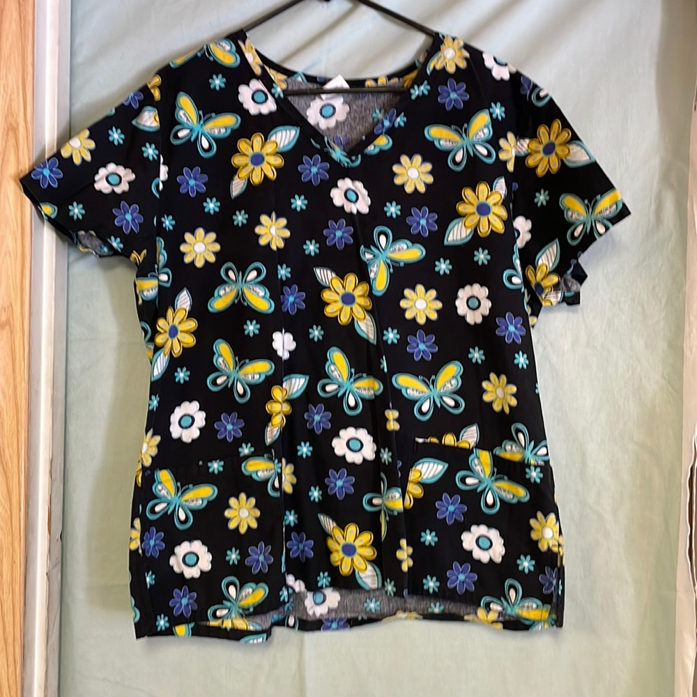Women’s Floral & Butterfly V-Neck Scrub Top  Black Yellow